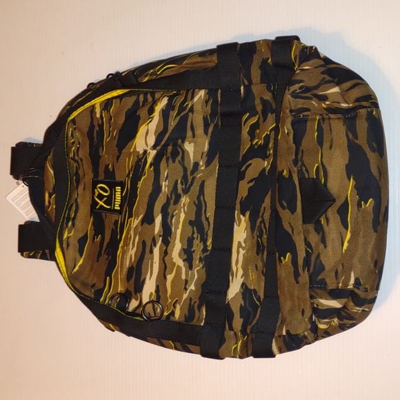 ๐บPUMA x XO Backpack in Camo - Picture 15 of 15